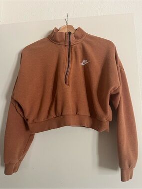 Women’s Nike crop sweater, medium